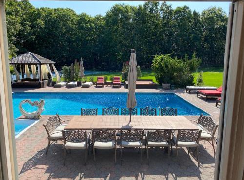 Hamptons 9BD MEGA Compound w POOL TENNIS BBALL NIGHTCLUB