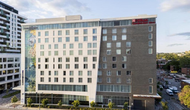 Hilton Garden Inn Montreal Midtown, Quebec, Canada