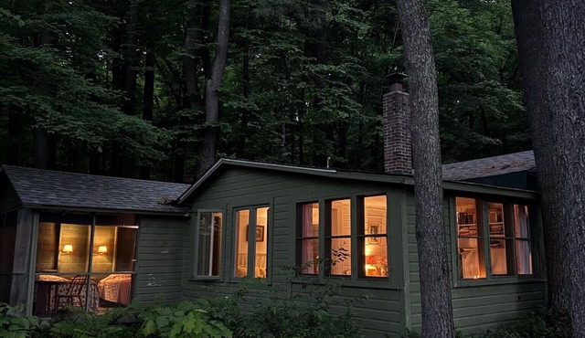Historic 1920's cabin on the St croix river