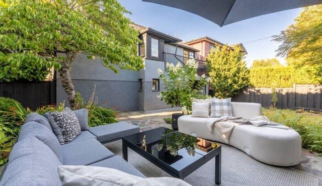 Historic Waterview Home Minutes to Downtown Vancouver & North Shore Mountains