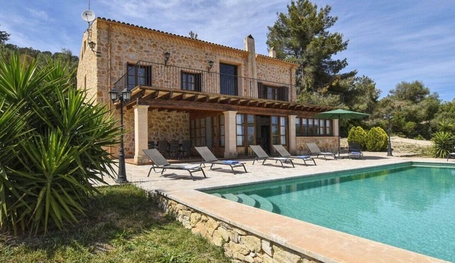 Holiday Home 'Horlandis' with Mountain View, Private Pool and Wi-Fi