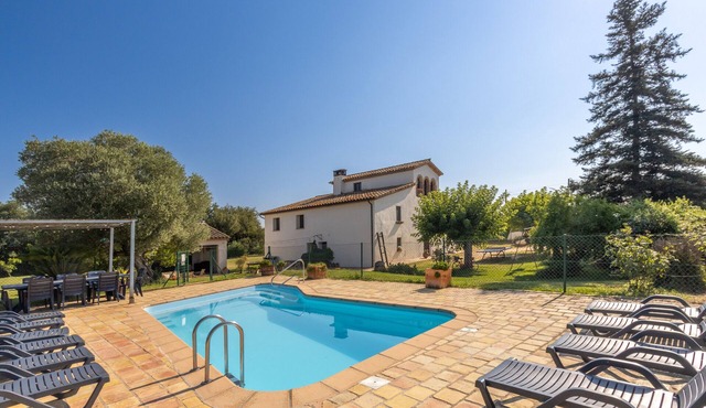 Holiday Home 'Simon' with Mountain Views, Private Pool and Wi-Fi