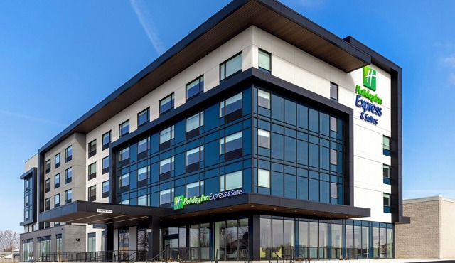 Holiday Inn Express & Suites St.Thomas by IHG