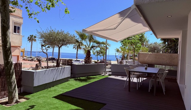 Home 65F - Beachfront with Private Terrace