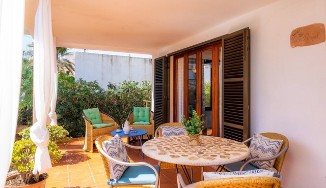 House with Terrace, Wi-Fi, and Air Conditioning Near Cala Figuera