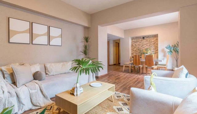 Huge 4BR super located