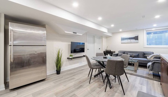 Ideally located Apartment in North York-Toronto