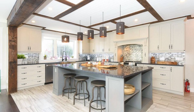 Indoor Heated Pool & Sauna | Sleeps 16 | Ottawa | Ashton