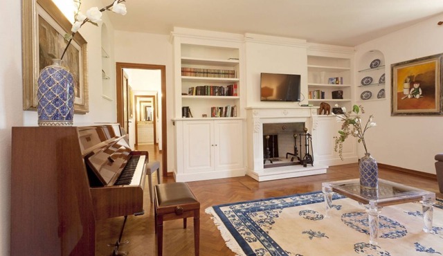 Iris apt in amazing villa,2 bedrooms,3 bathrooms, private terrace, garden, pool