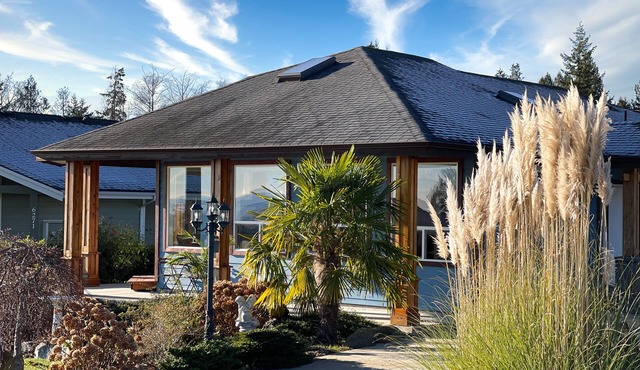 Kin Ranch - A Peaceful Garden Oasis with Luxe Views