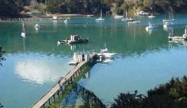 Kiwi Bach, Kawau Island