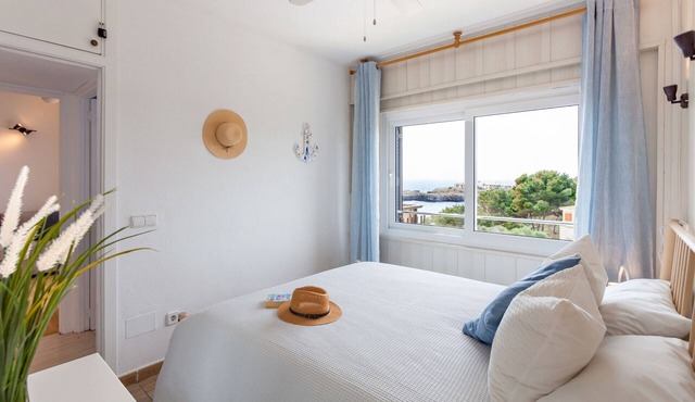 La Ola Beach House seaside holiday house with shared pool in Porto Colom.
