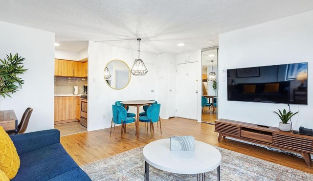 LaCité Cozy Apartment Close to Central Montreal