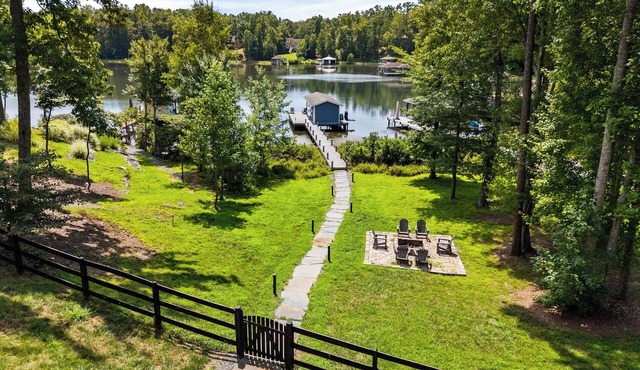 Lakefront Lake Anna, Dock, Views, Deck, Movies