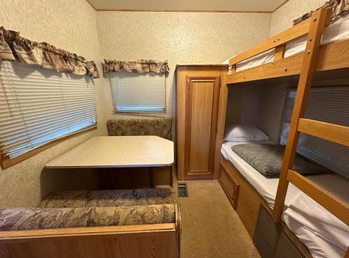 Lakefront RV Cottage in Parry Sound #14
