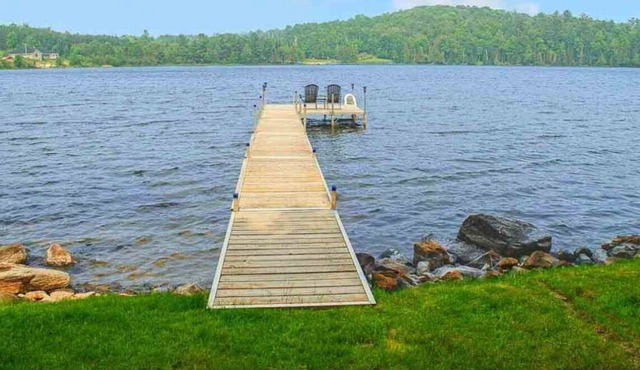 Lakeside Perch Cottage-2 beds, 1 bunkie, 1 bath
