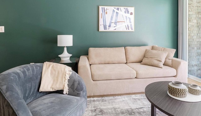 Landing | Incredible 1BD, Gym, Pool