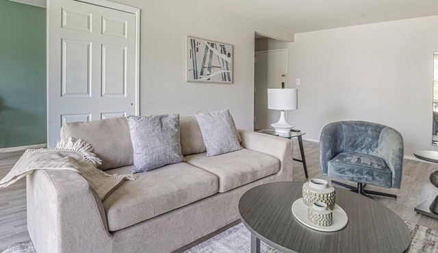 Landing | Modern 1BD, Pool, Gym