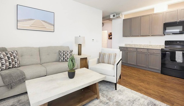 Landing | Modern 2BD, Rooftop Lounge, Clubhouse