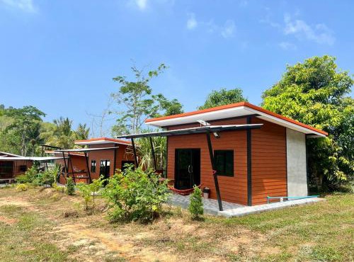 Lanta Baan Suan Yoo Dee