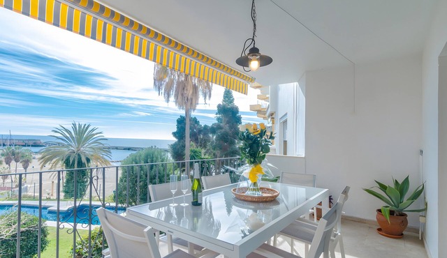 “Large Marbella Del Mar” Apartment with Sea View, Wi-Fi, and Air Conditioning