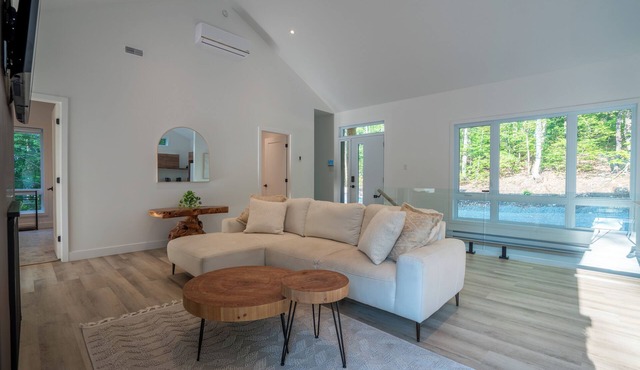 Le Timothée | New chalet with pool/jacuzzi/Billard near Tremblant