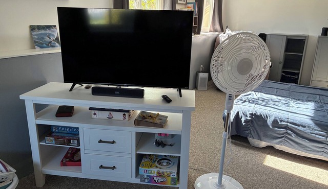 Lovely 1-bedroom, 1-bathroom space in pleasant Westerly perfect for your stay
