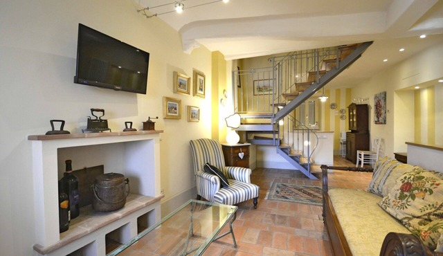 Lovely apartment for 4 people with WIFI, A/C and TV