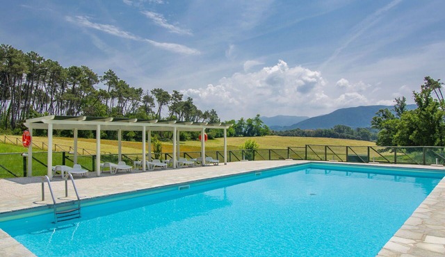 Lovely apartment for 4 people with pool, A/C, TV, patio, pets allowed and panoramic view