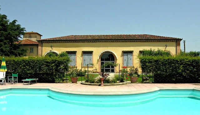 Lovely apartment in villa for 6 people with pool, WIFI, TV and panoramic view