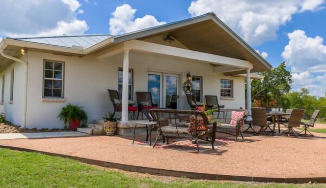 Lucky Star Ranch Guesthouse | 3/2 Cottage | Stunning Views