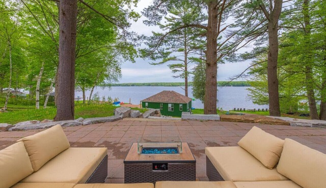 LUX Lakefront: Sleeps18+Pickleball+HotTub+Sauna+Gym+Arcade+Basketball+Volleyball
