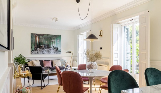 Luxurious apartment with 3 bedrooms at Retiro Park. Full equipped, with A/C and internet