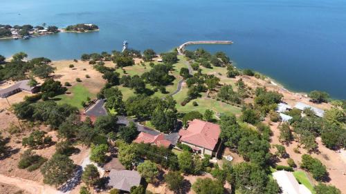 Luxurious Lakefront Estate: Spectacular Views and 600-ft Private Jetty & Boat Ramp