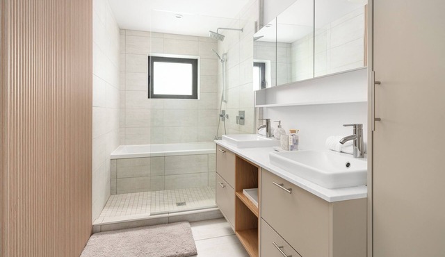Luxury 2BR Waterfront Condo