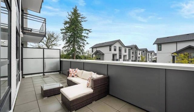 Luxury Condo with Large Patio & Spa Bath