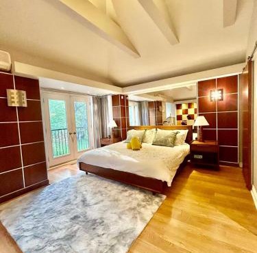 Luxury Private Room with Garden View - Newmarket, Ontario