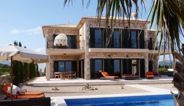 Luxury villa for 8 people, sea view from all rooms, large pool, BBQ house ...