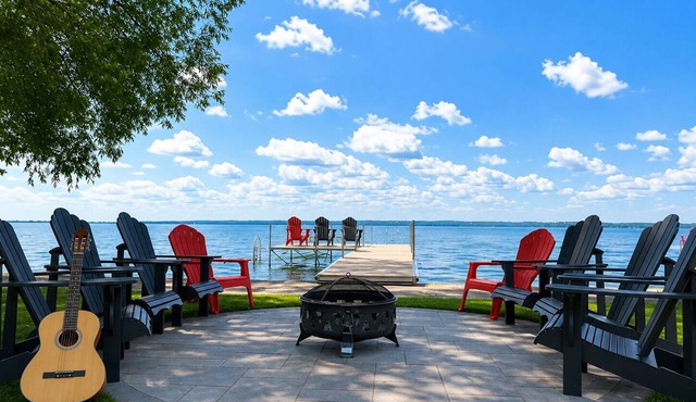 Luxury Waterfront Escape Near Toronto | Hot Tub, Sandy Beach & Amazing Views