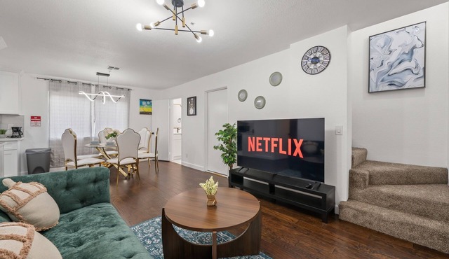 Luxury3bCondo DTAlhambra Near Starbucks, Pasadena, DTLA Free 2parking.