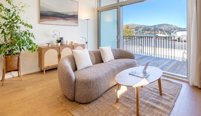 Lyttelton Harbour Views - Shops & Cafes