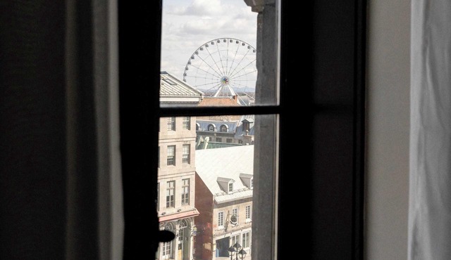Maison Place Jacques-Cartier Luxury Loft Apartment Old Montreal View on Place Jacques-Cartier Full Kitchen Wi-Fi AC