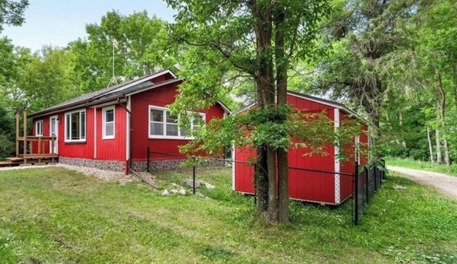 Mareyz is an All Season, cozy, modern, comfortable, peaceful & relaxing home.