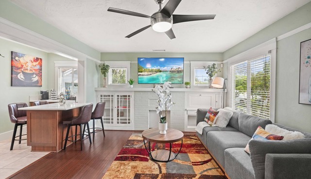 Mins to Belmont Shore - Firepit - Game Room - BBQ - Free Parking - FIFA 2026!