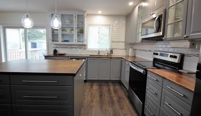 Minutes to Barrie Waterfront & all that it has to offer!