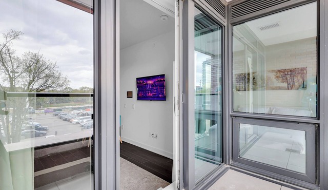 Modern 2 bedrooms condo steps to port credit GO