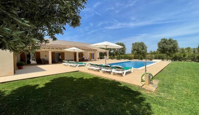 Modern and comfortable house close to the best beaches
