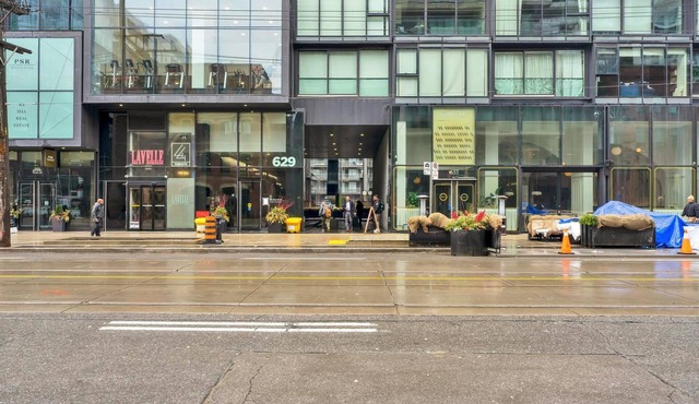 Modern Downtown Toronto Suite In the Heart Of King West