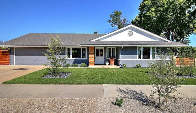 Modern Ranch Style House 2 blocks from Lake Los Carneros