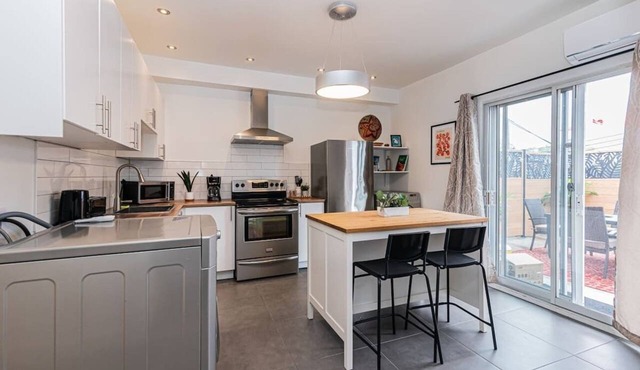 Modern vibrant with Parking – 2BR and confort
